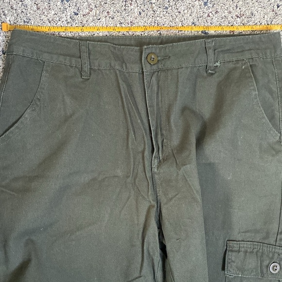 Army Green Women’s Cargo Pants NWOT - Picture 8 of 9